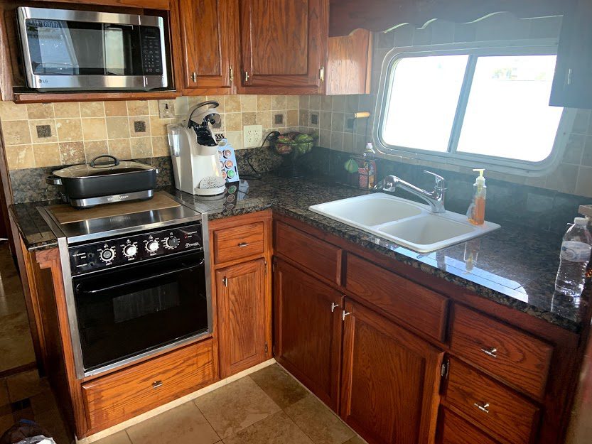 The Kitchen on the houseboat